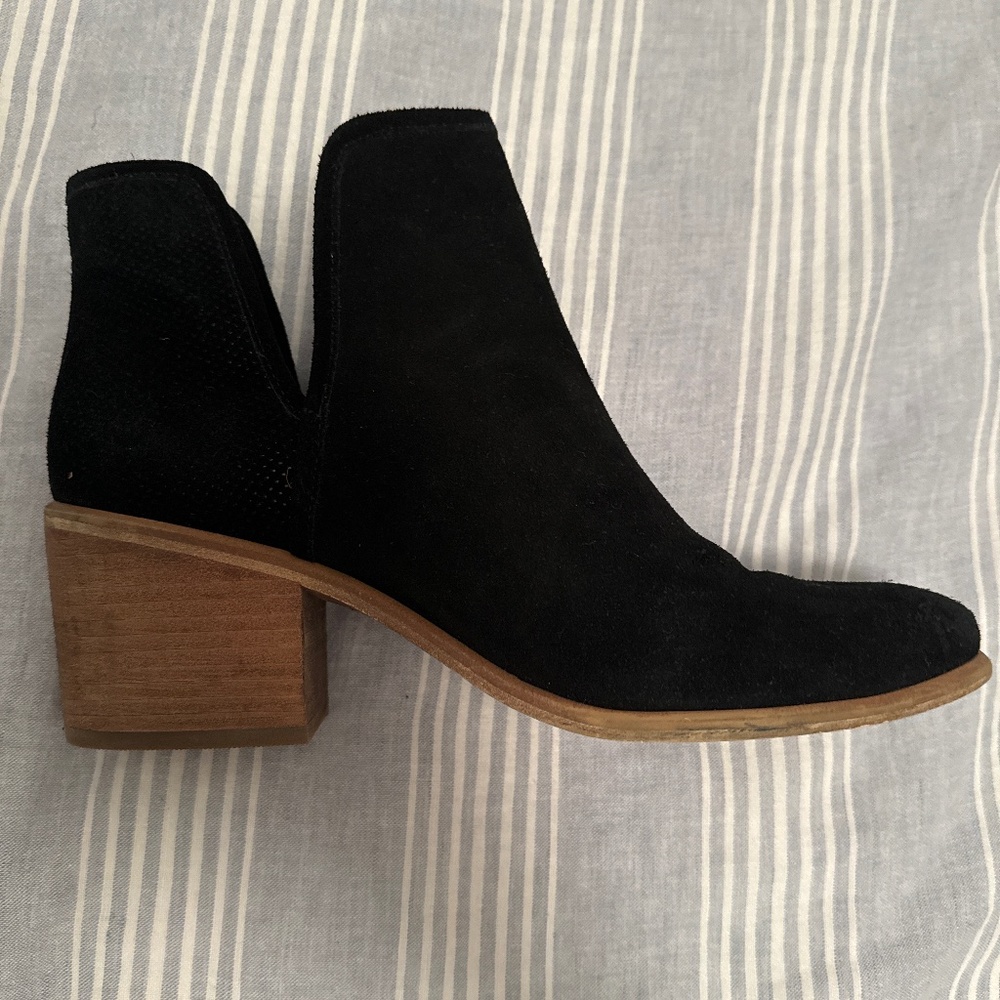 Hinge Nordstrom Black Suede Boots Size 9